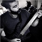 Diploma fotografo-grafico
Musicista/chitarrista
Infermiere (laurea)
Scrittore
Vissuto in UK dal 2014 al 2019 (inglese)